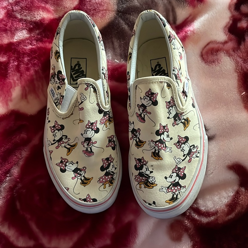 Minnie Mouse vans